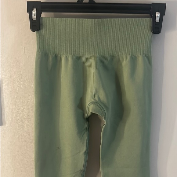 Oner Active Green Leggings for Versatile Comfort nwot - Picture 4 of 5